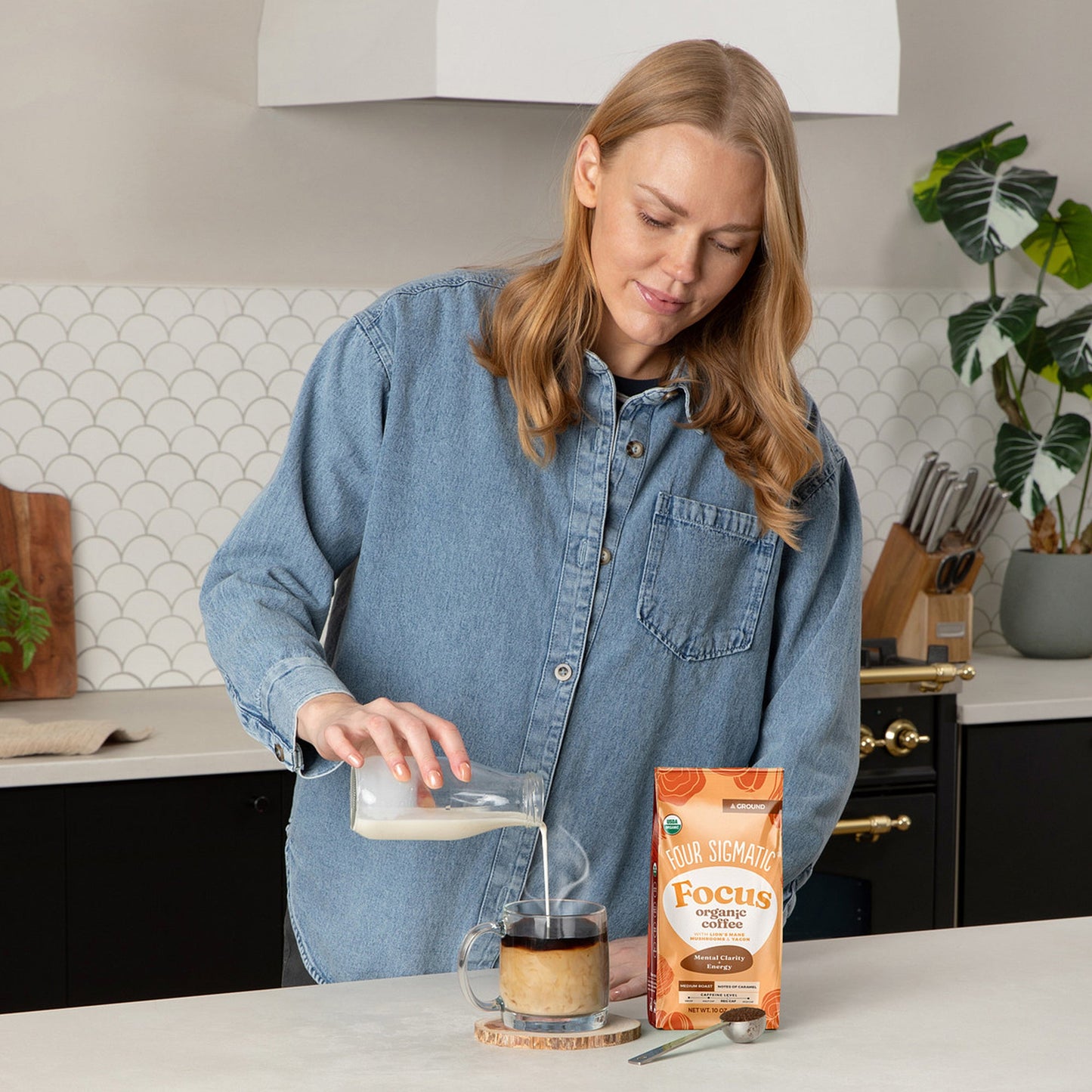 focus-ground-coffee-medium-m5 focus-ground-medium-lifestyle2.jpg